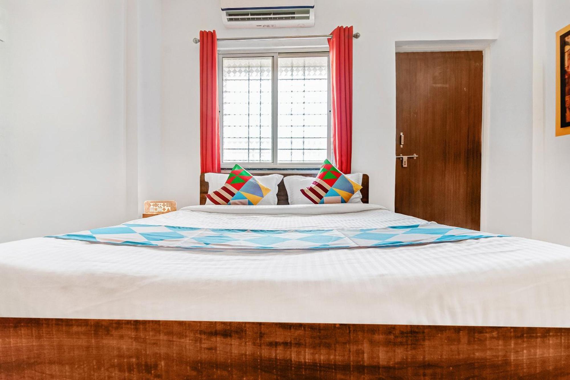 Oyo Elegant Rk Fursungi Guest house