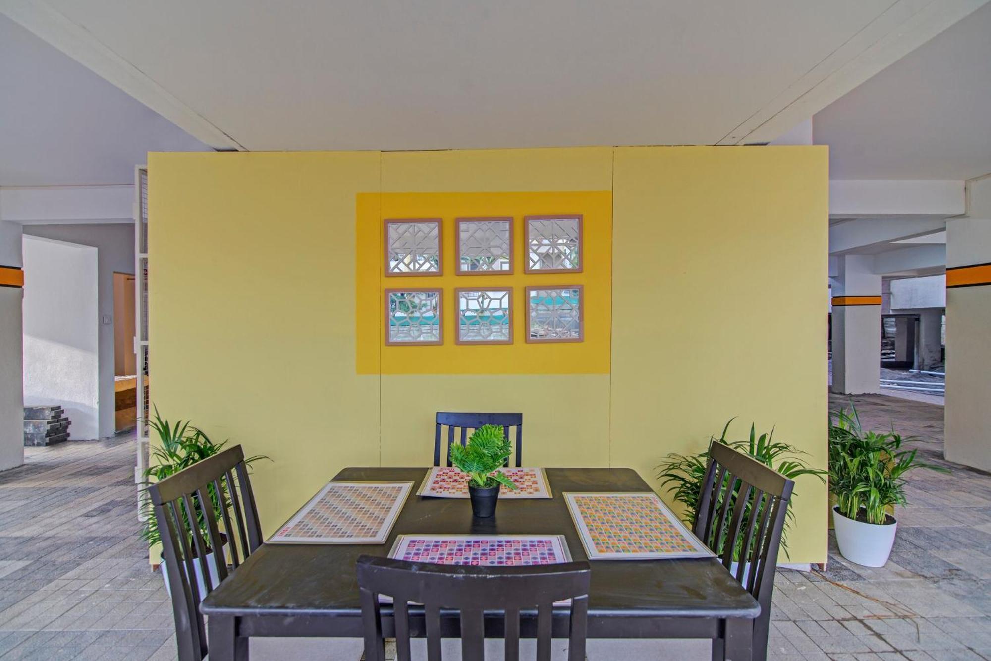 Oyo Elegant Rk Fursungi 3* Pune