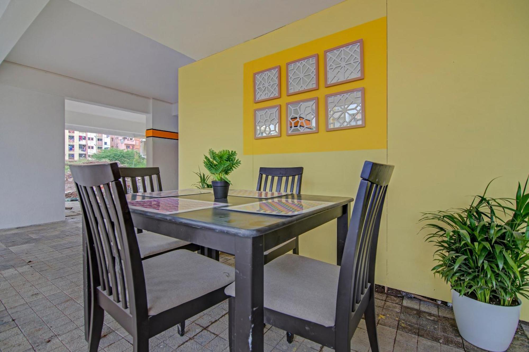 Oyo Elegant Rk Fursungi Guest house 3*