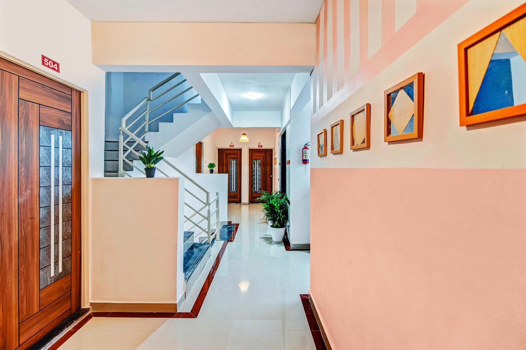 Oyo Elegant Rk Fursungi Pune